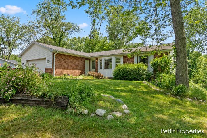 Property Photo:  7544 Thornapple River Drive SE  MI 49316 