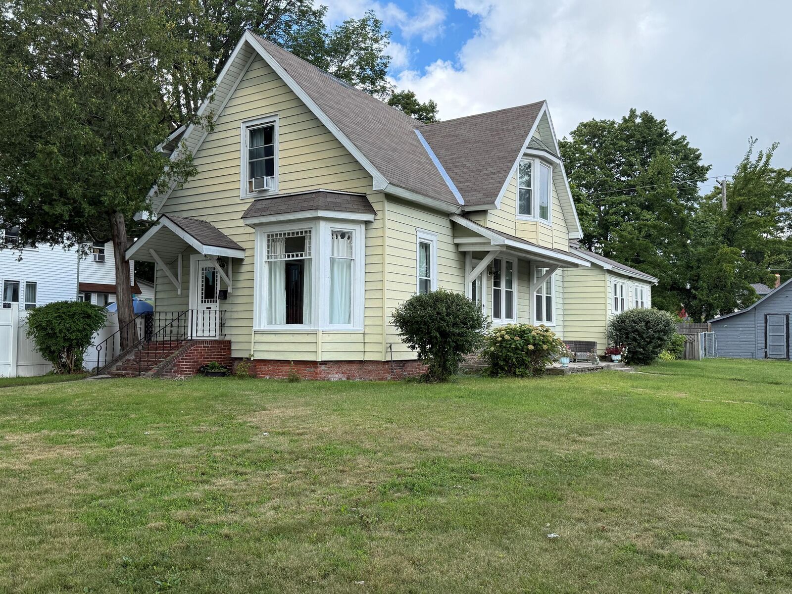 Property Photo:  409 E Filer Street  MI 49431 