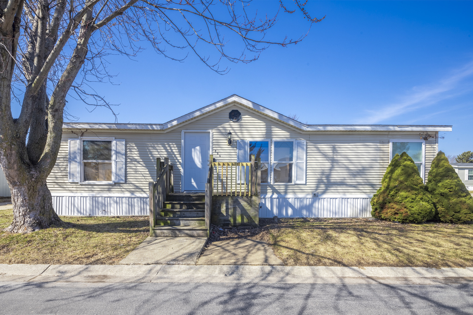 Property Photo: 285 Park Lane IL 60411