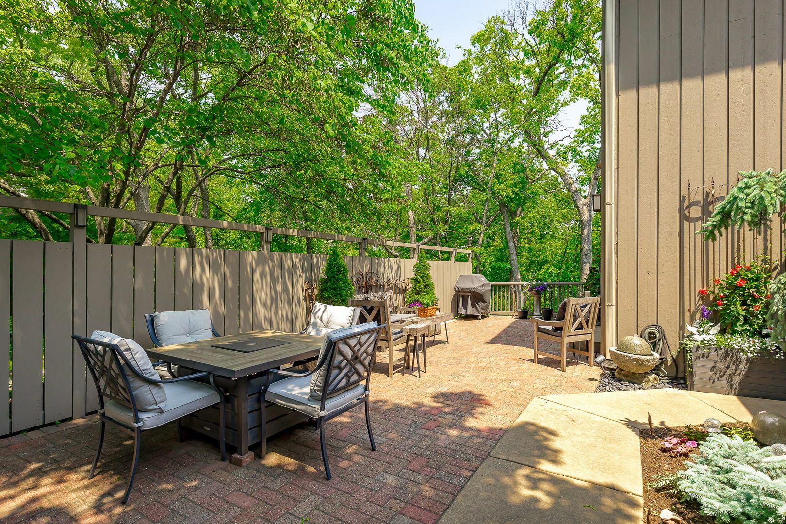 Property Photo:  303 Bluff Court 303  IL 60010 