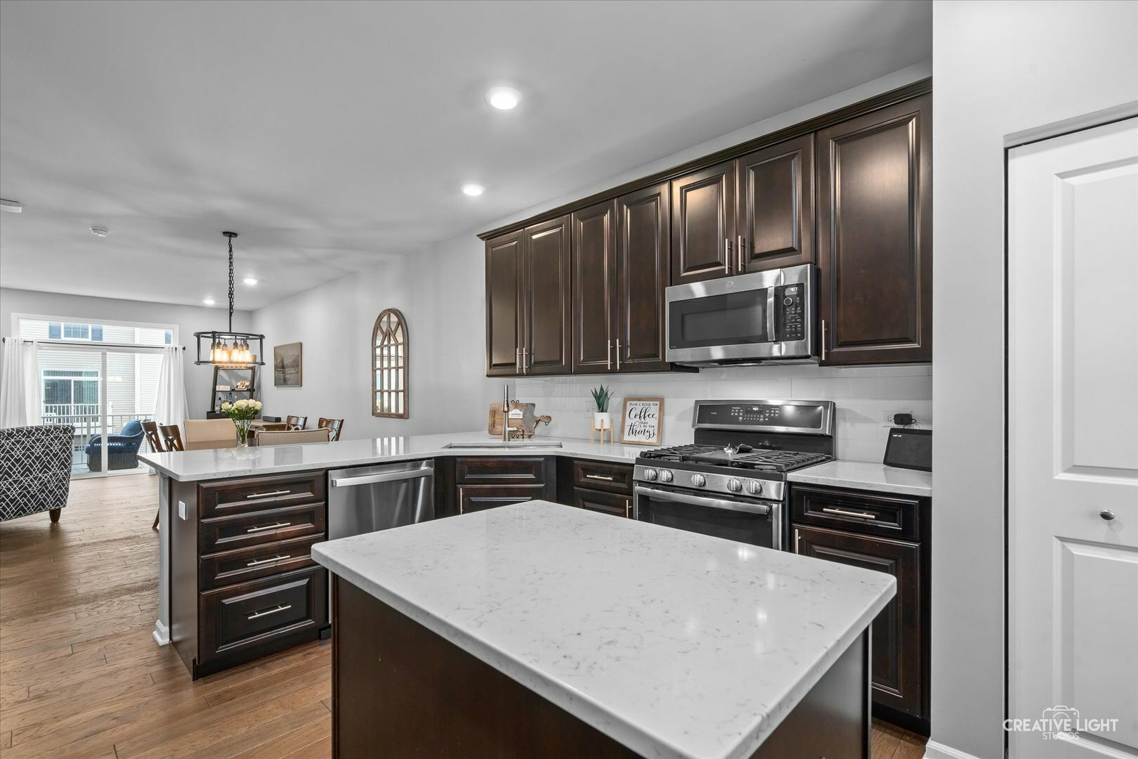 Property Photo:  229 Lakeshore Drive  IL 60543 