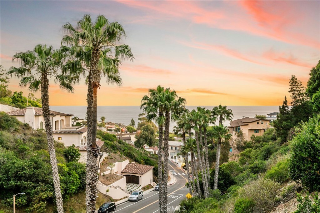Property Photo:  426 Nyes Place  CA 92651 