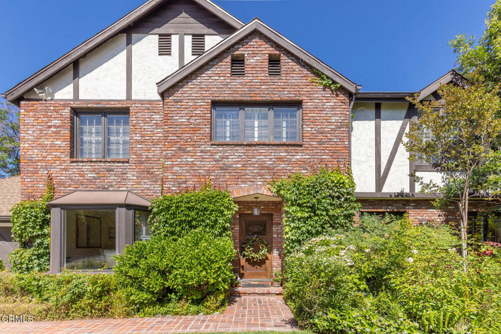 Property Photo: 4621 Alta Canyada Road CA 91011
