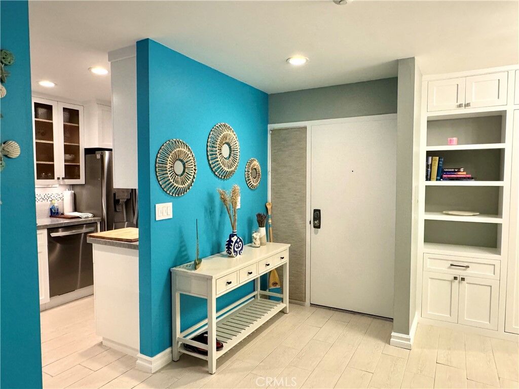 Property Photo:  240 The Village 108  CA 90277 