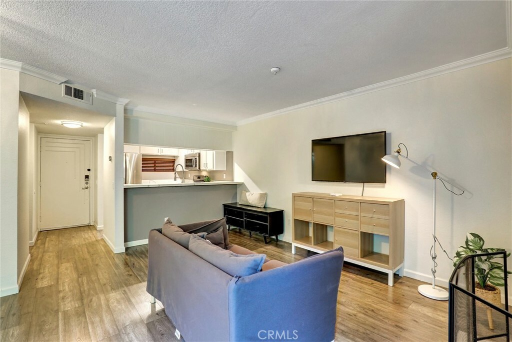 Property Photo:  550 Orange Ave 212  CA 90802 