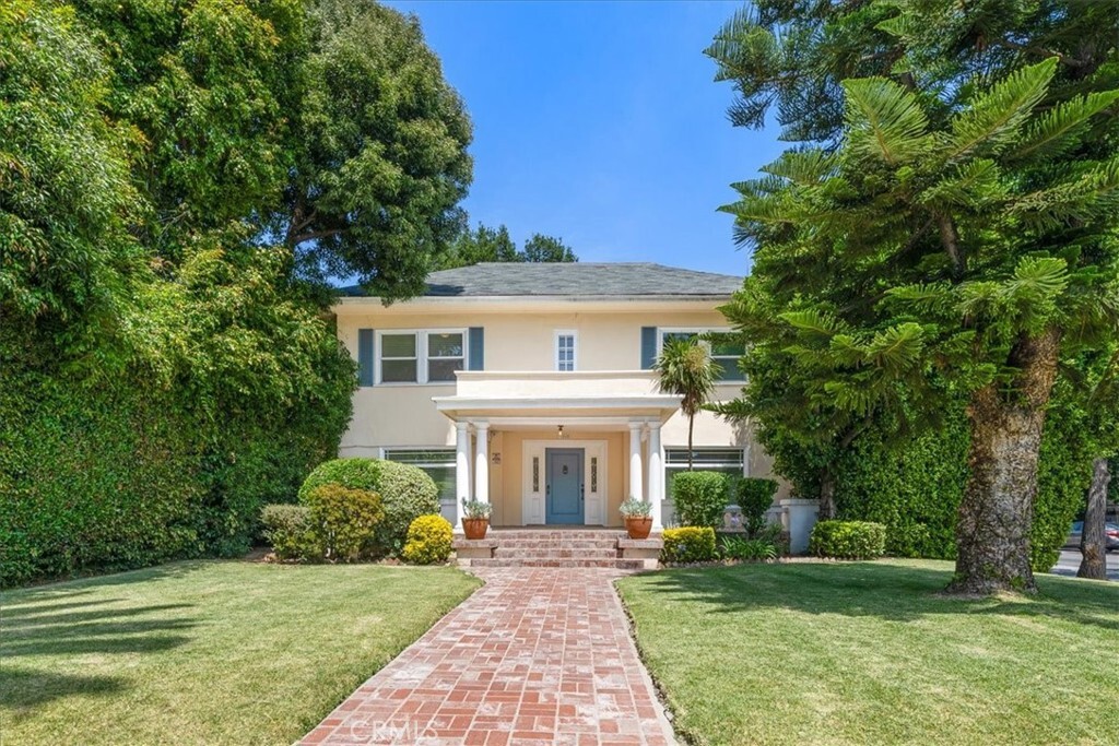 268 S Norton Avenue  Los Angeles CA 90004 photo