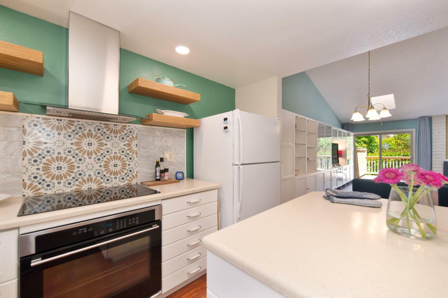Property Photo: 7057 Lompoc Court CA 95621