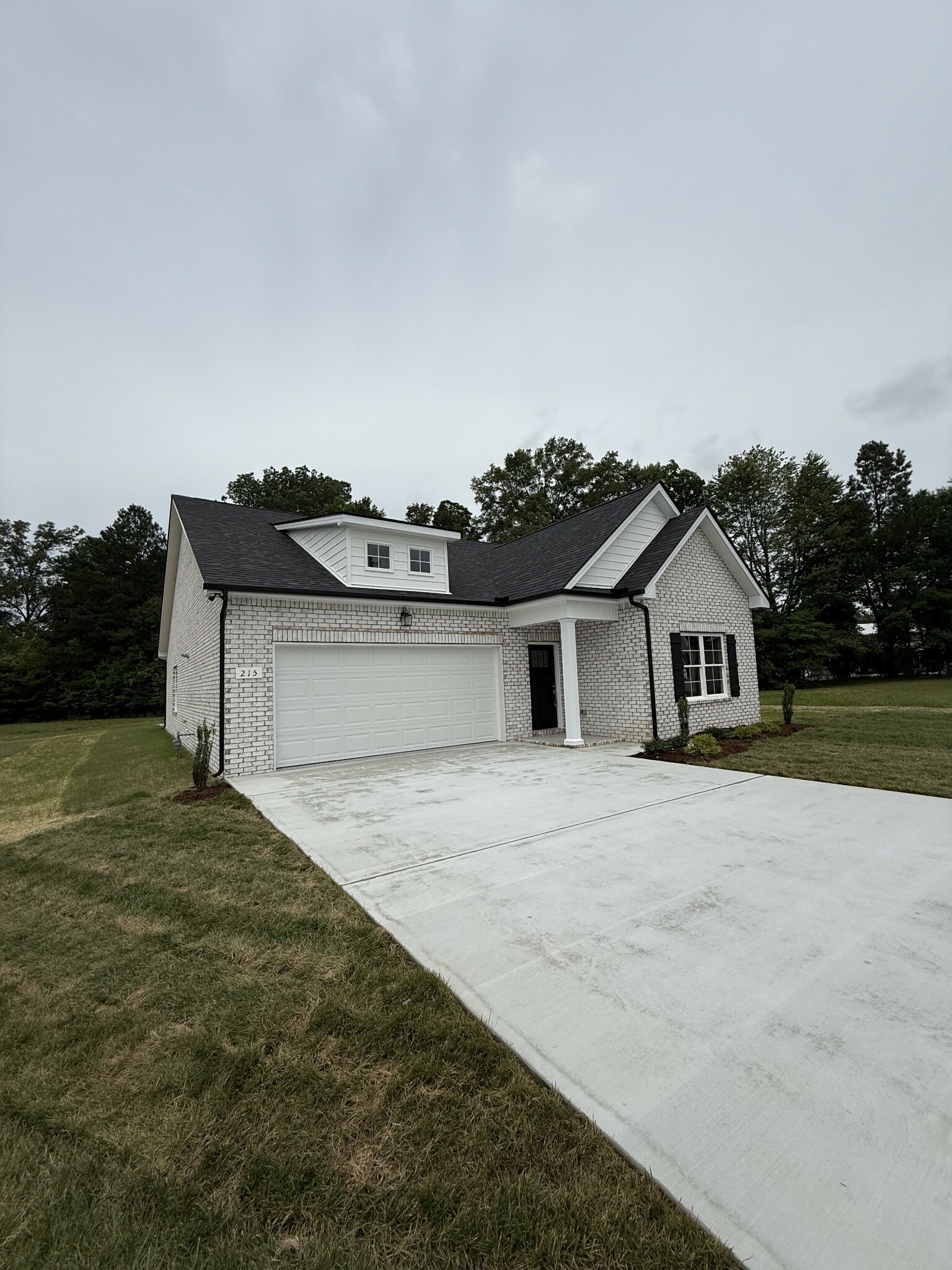 Property Photo: 215 Blanford Cir TN 37355
