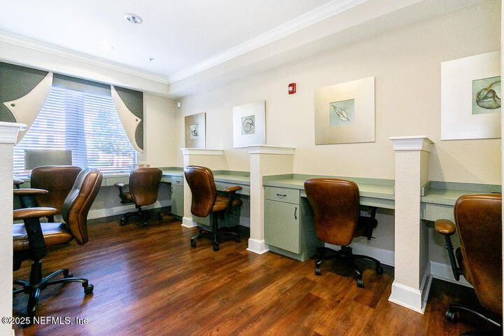 Property Photo: 8539 Gate Parkway W 131 FL 32216