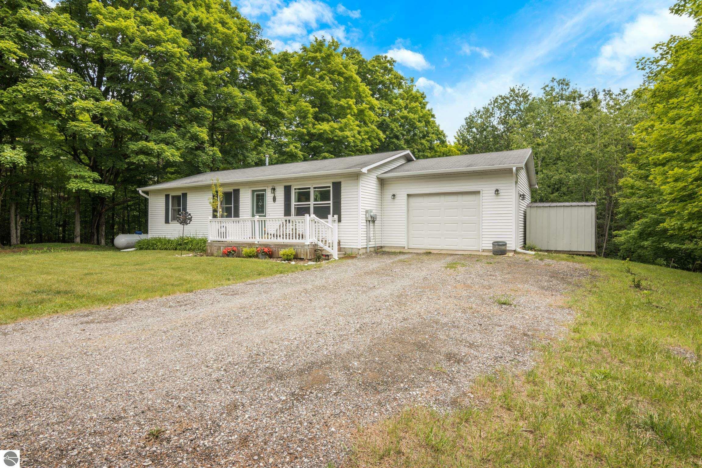 Property Photo: 994 US-31 N MI 49648