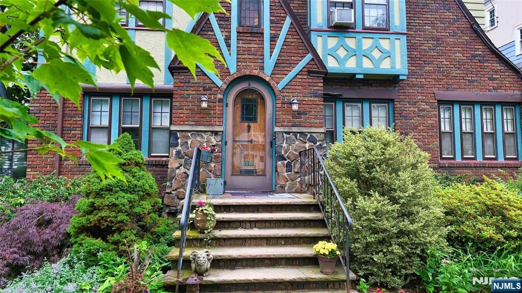 Property Photo: 18 Burroughs Way NJ 07040