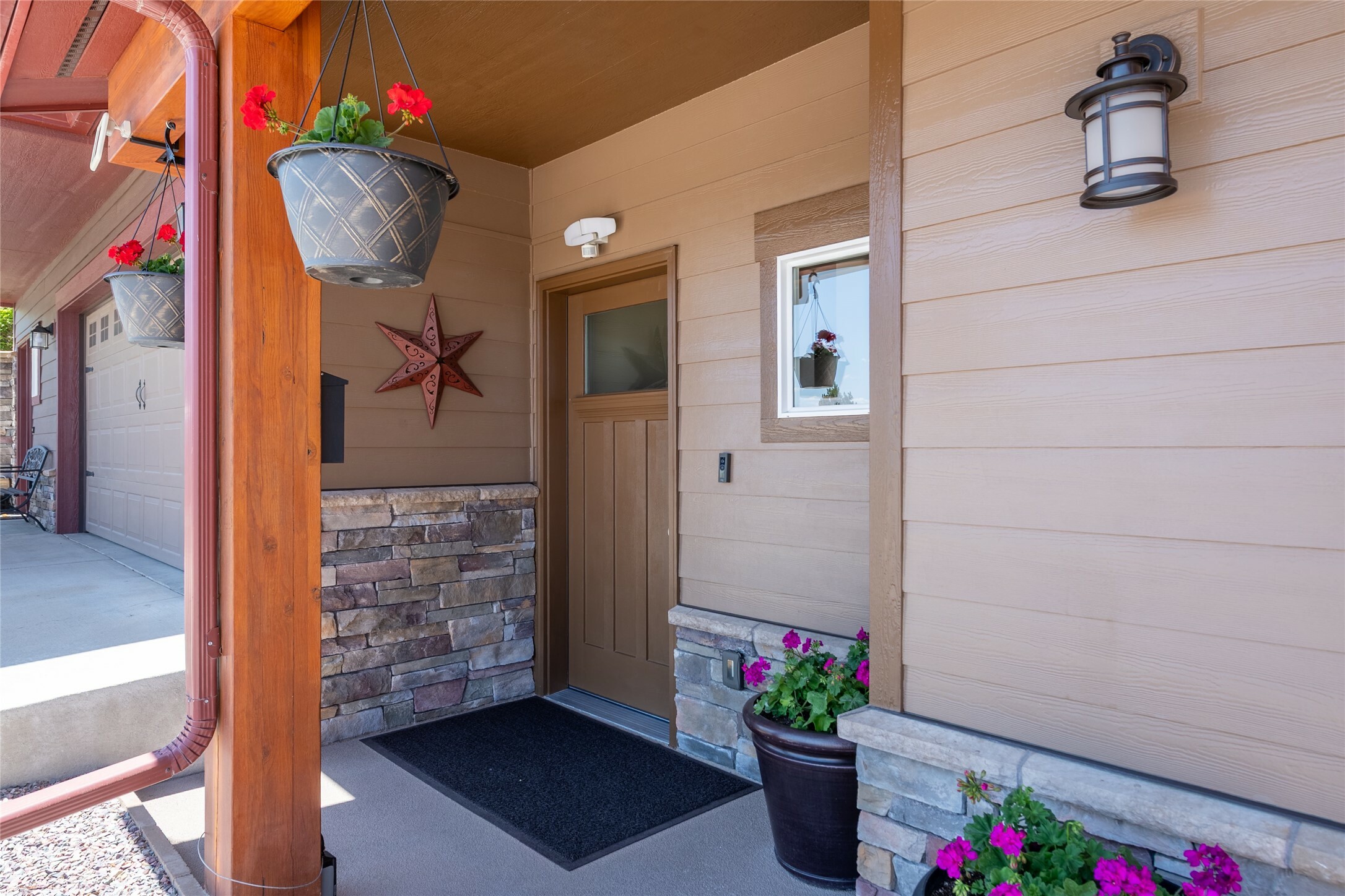 Property Photo: 467 Ridgeway Drive MT 59847