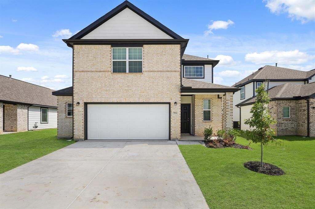 Property Photo: 7012 Trestle Street TX 76036