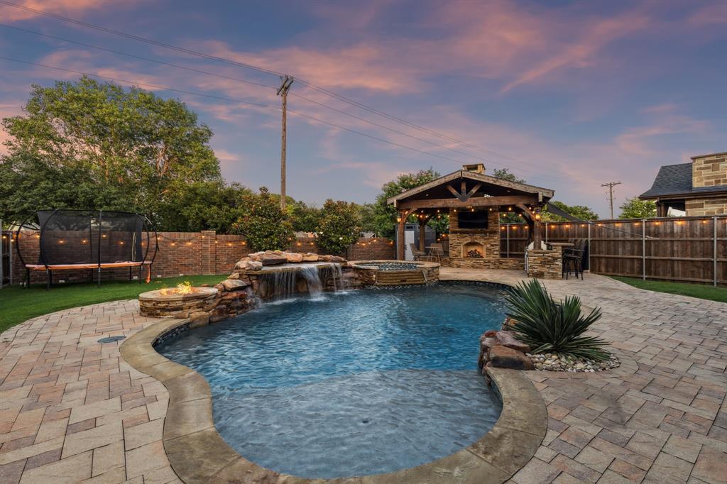 Property Photo: 704 Sutherland Drive TX 75071