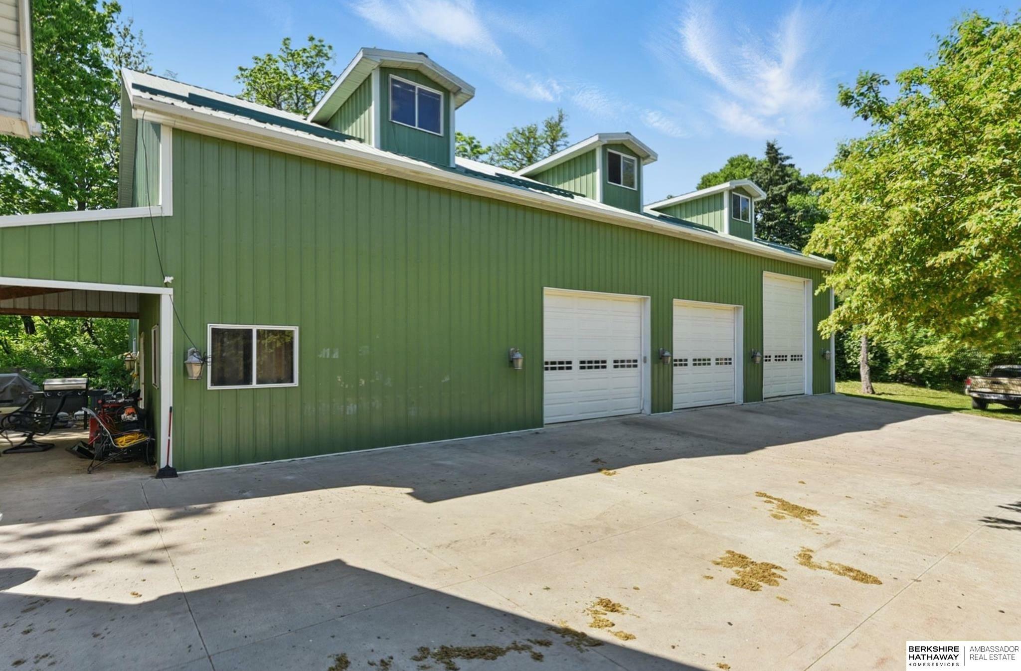 Property Photo: 1326 Bellevue Boulevard NE 68005