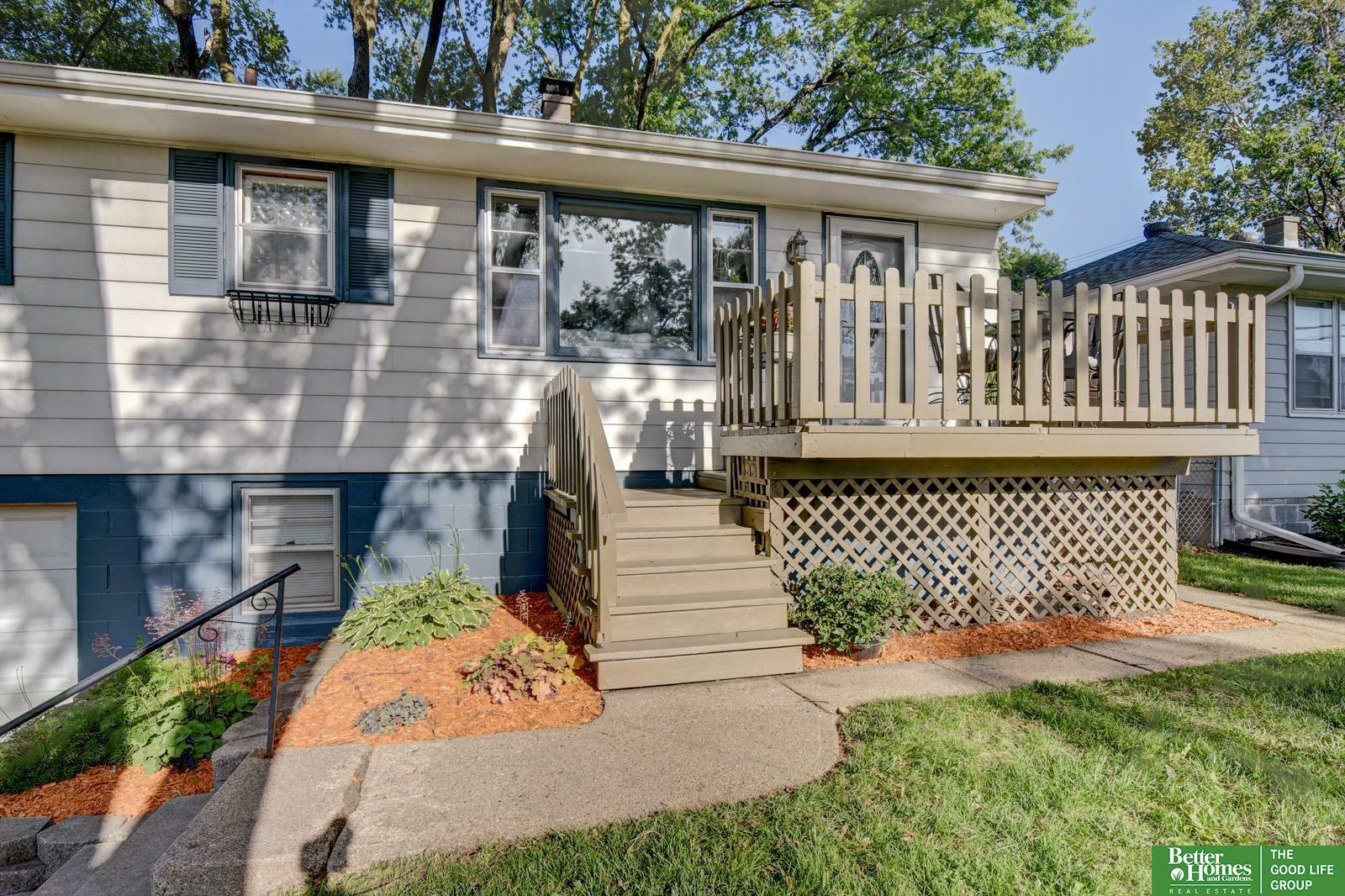Property Photo: 2044 N 67th Avenue NE 68104