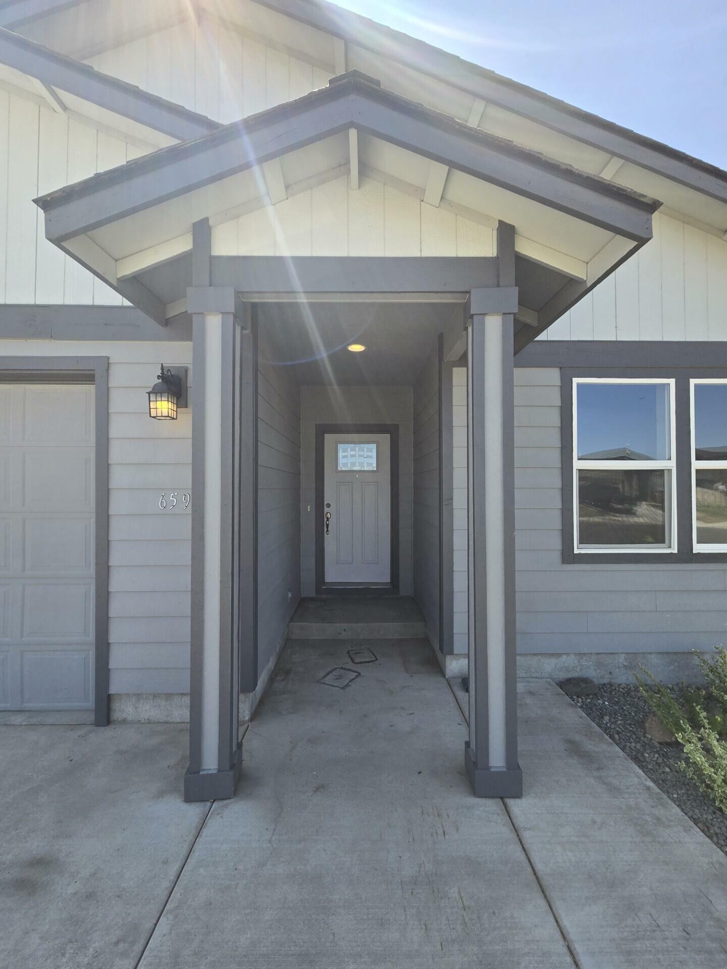 Property Photo:  659 Liberty Drive  OR 97741 