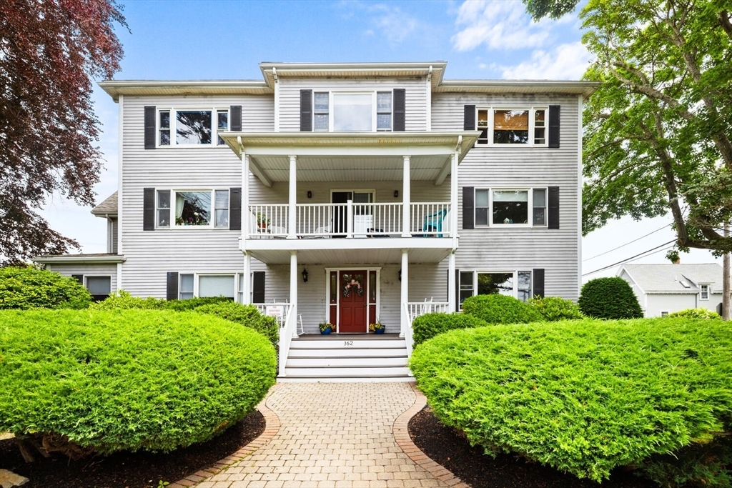 Property Photo:  162 Willow Rd 11  MA 01908 