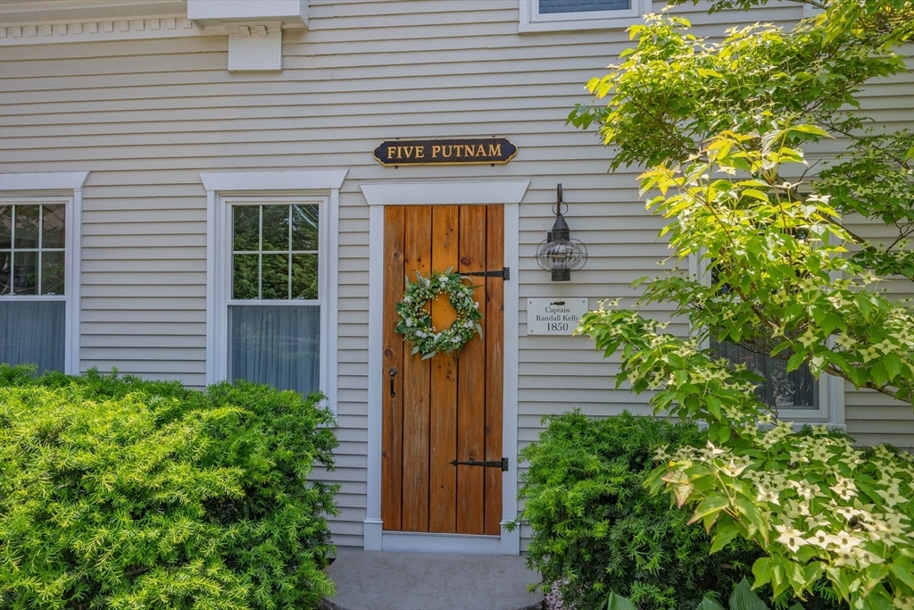 Property Photo:  5 Putnam Ave  MA 02635 