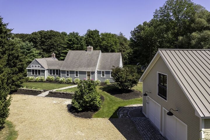 Property Photo:  3 Jeffreys Neck Rd  MA 01938 