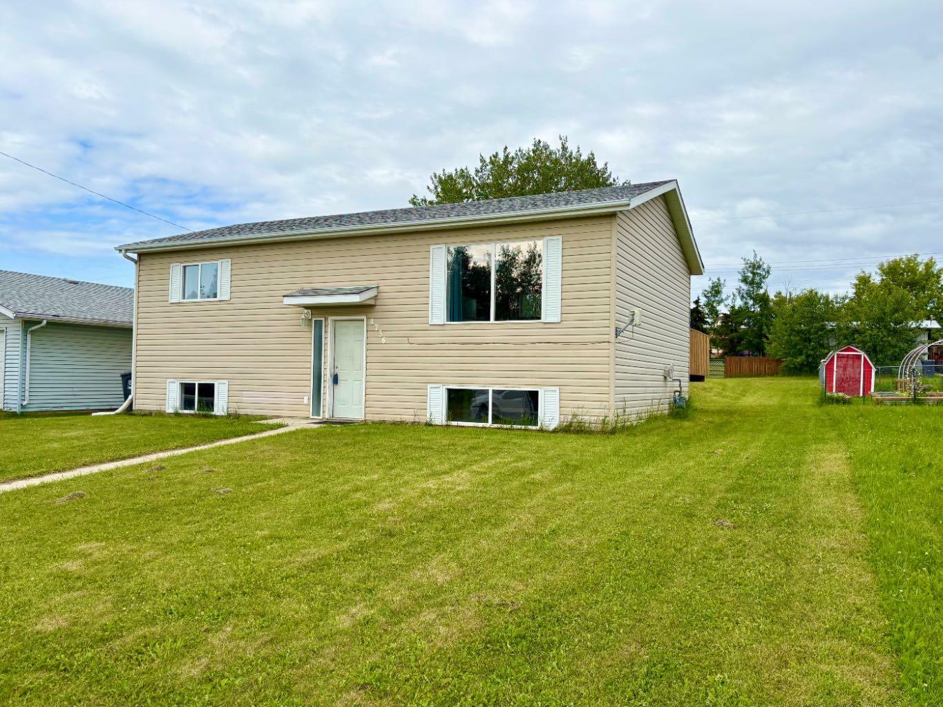 4736 49 Street  Caroline AB T0M 0M0 photo