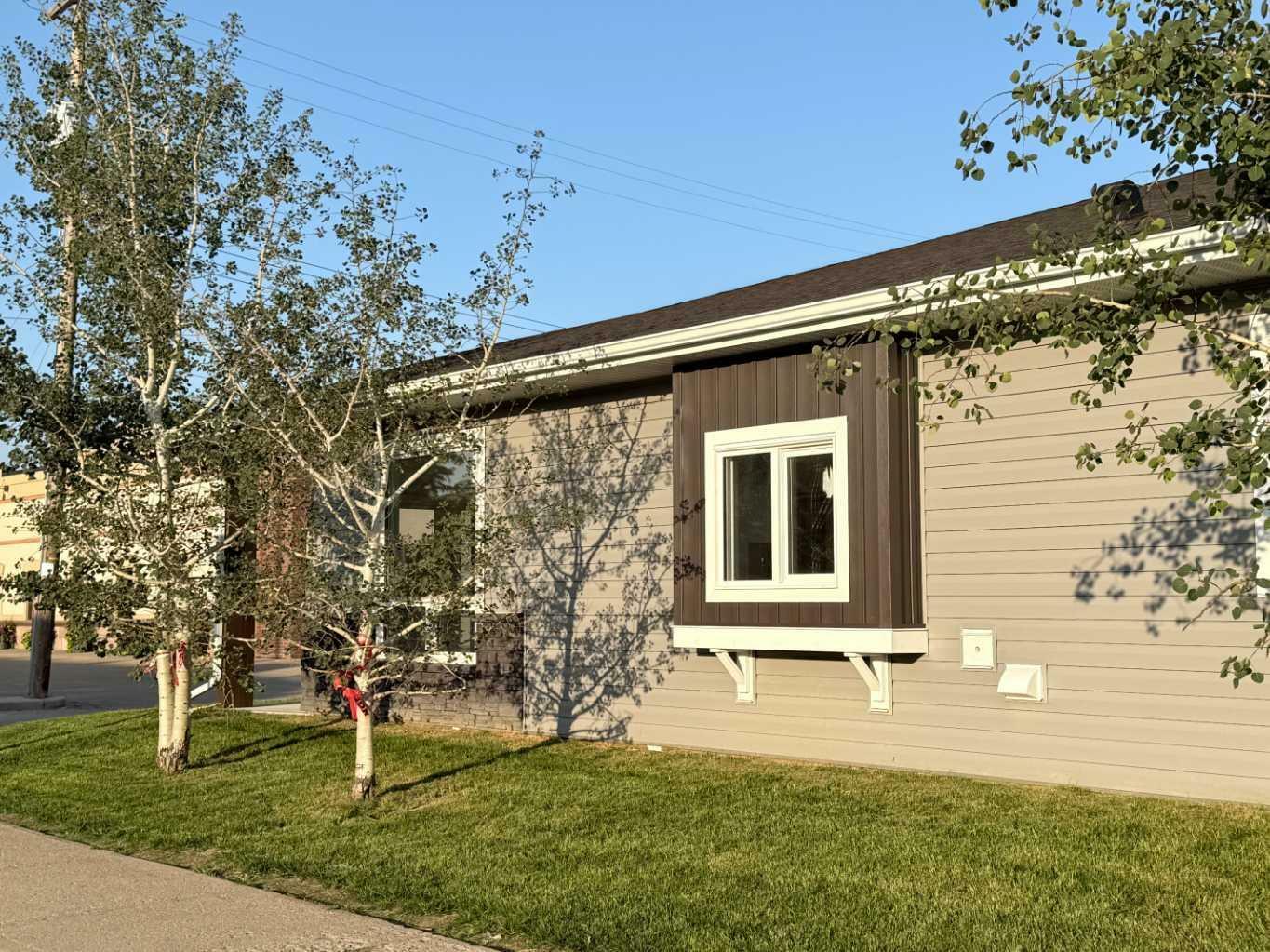 Property Photo: 4738 49A Avenue #4 AB T4L 1N4