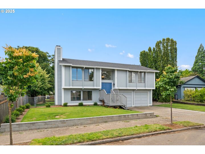Property Photo: 812 SE Olympia Dr WA 98683