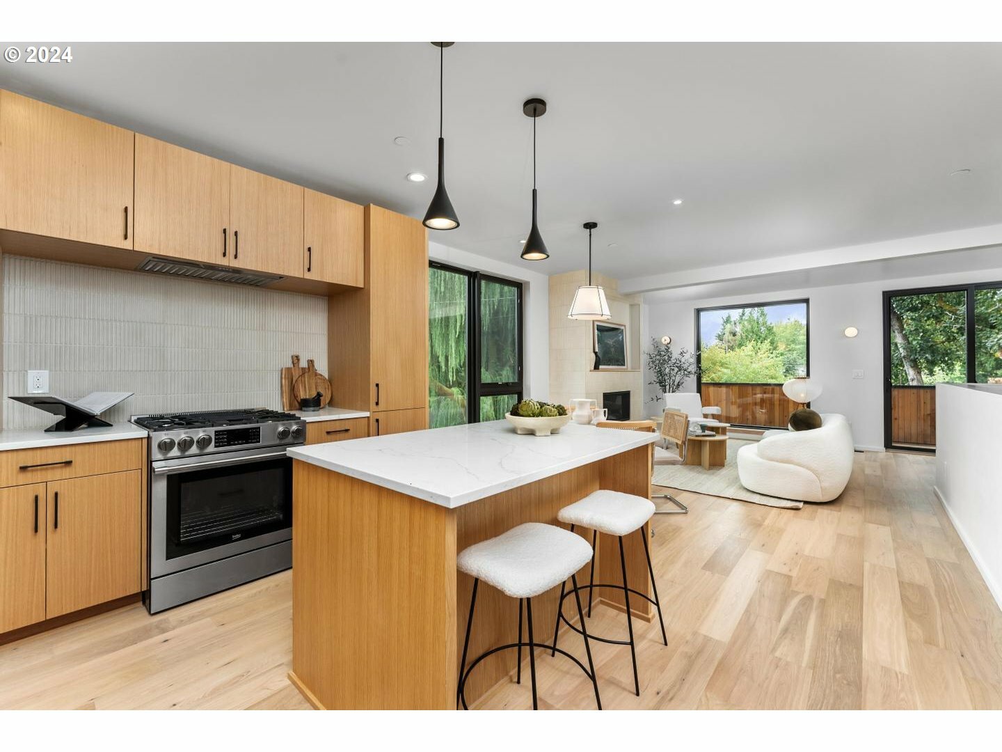 Property Photo:  4607 N Campbell Ave  OR 97217 