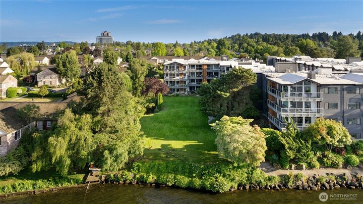 Property Photo: 2501 Canterbury Lane E 203 WA 98112