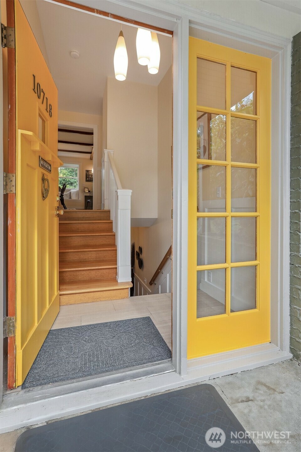 Property Photo: 10718 12th Avenue NW WA 98177