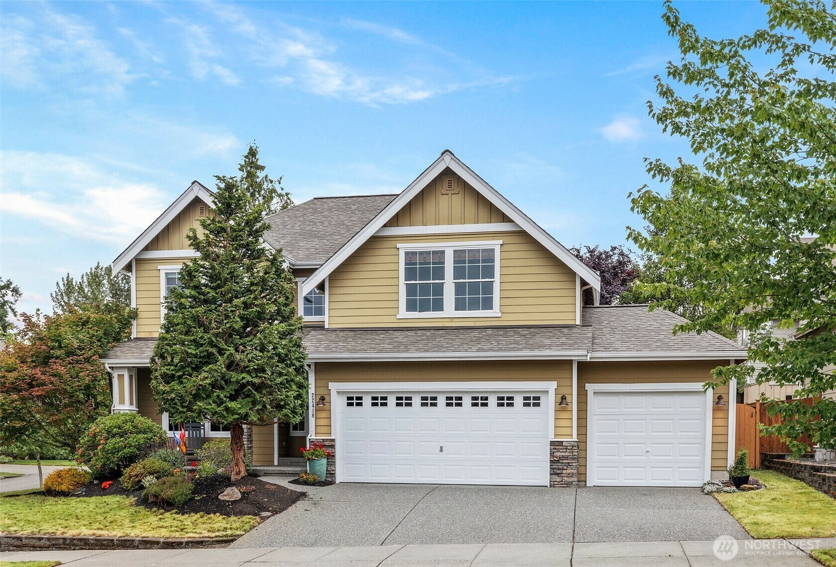 Property Photo: 22418 SE 281st Street WA 98038