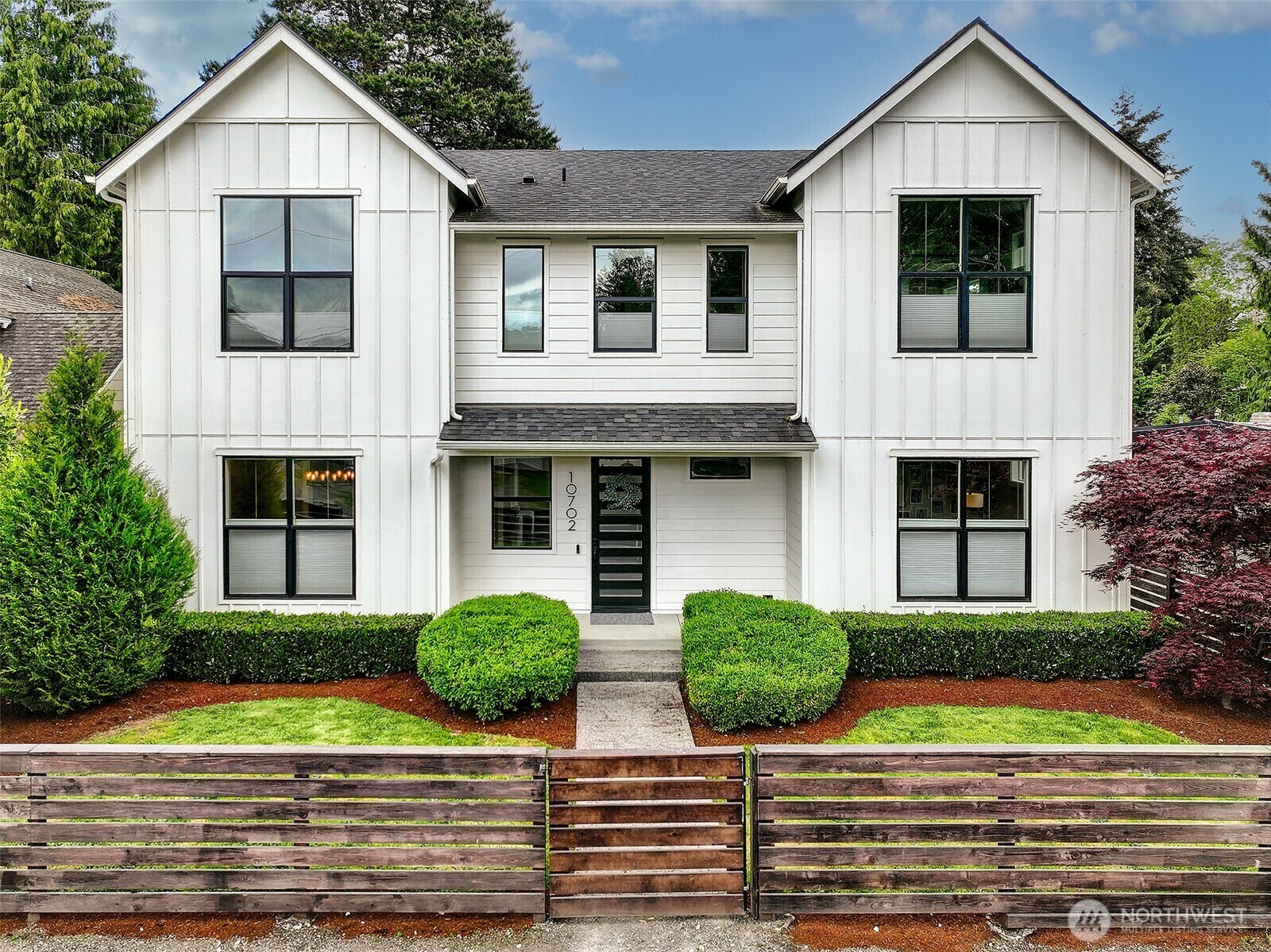 Property Photo: 10702 39th Avenue NE WA 98125