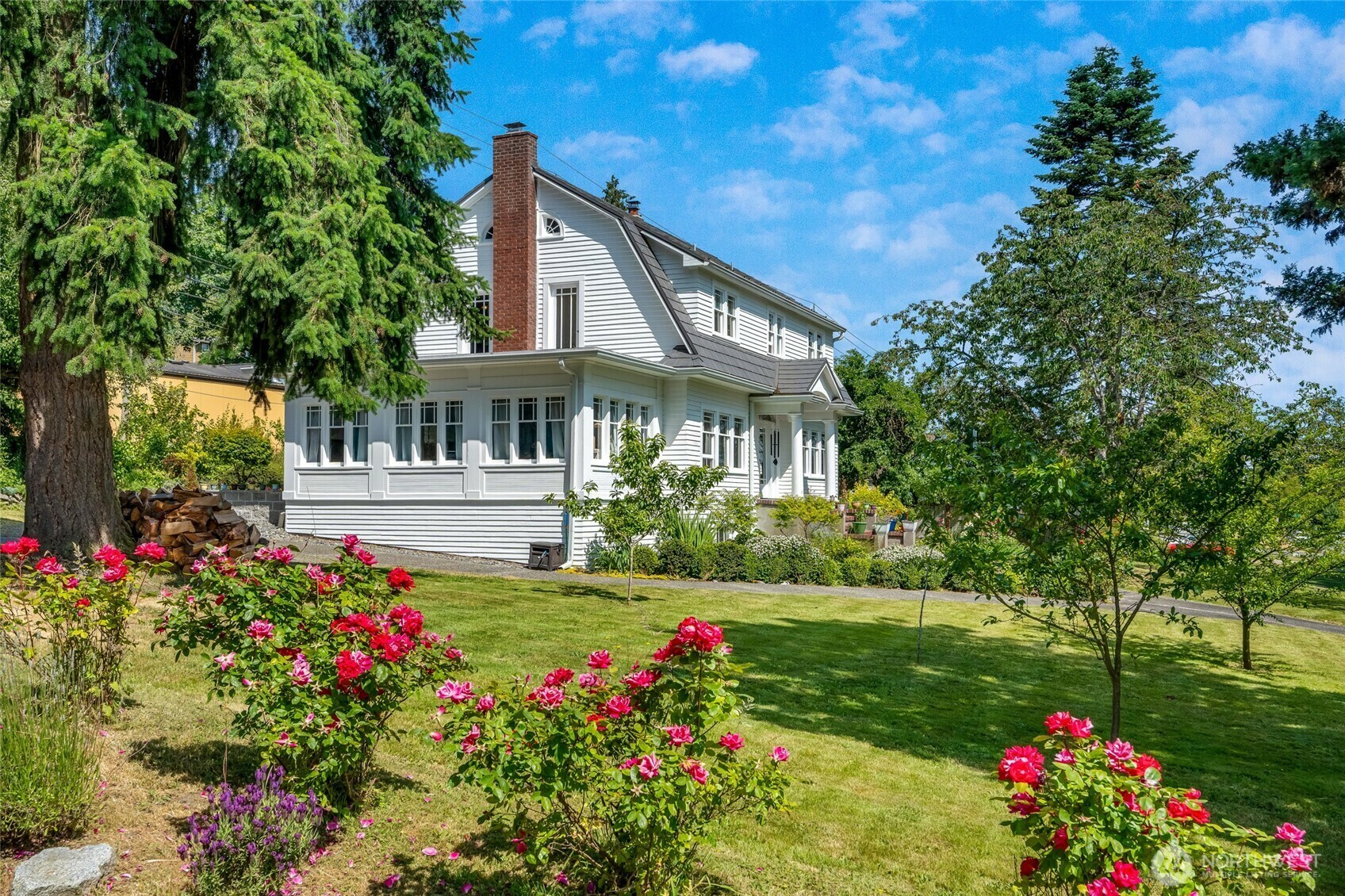 Property Photo: 4918 S 3rd Avenue WA 98203