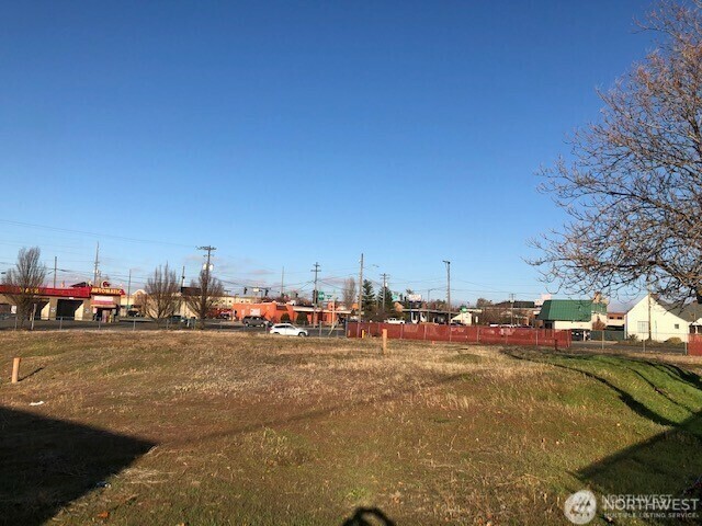Property Photo: 703 W Main Street WA 99362