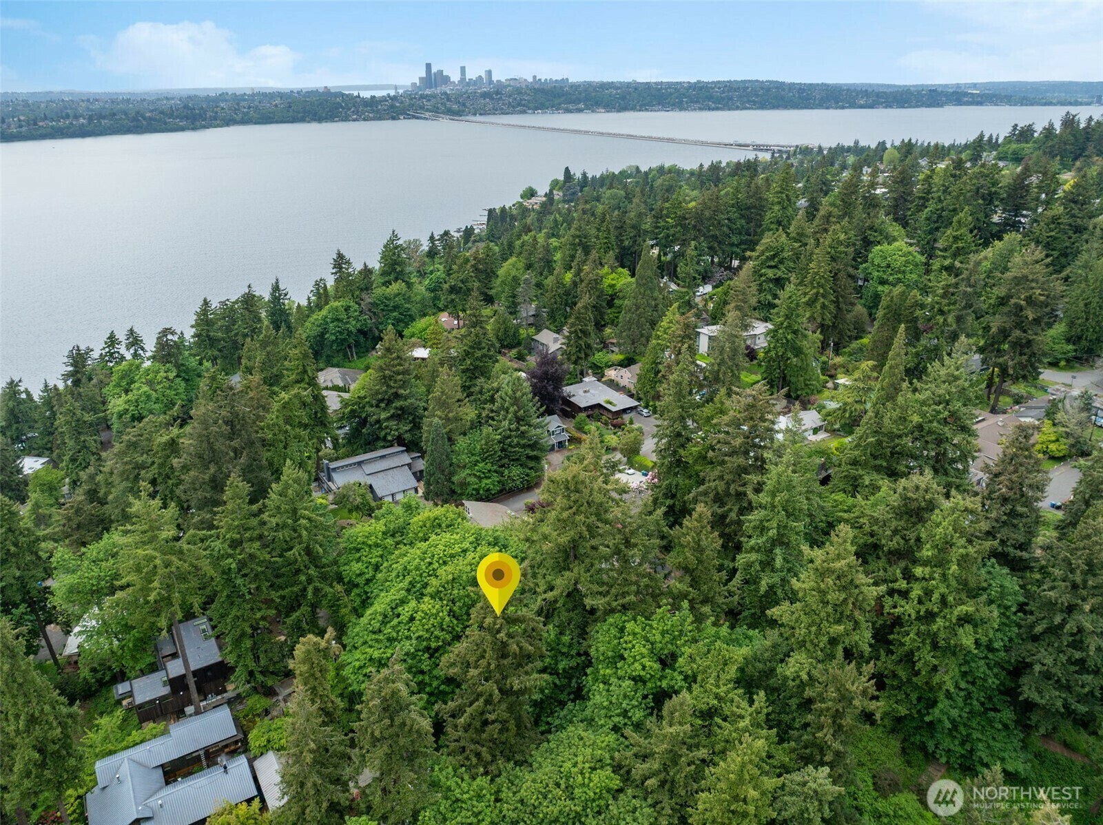 Property Photo: 73 Xx SE 38th Street WA 98040