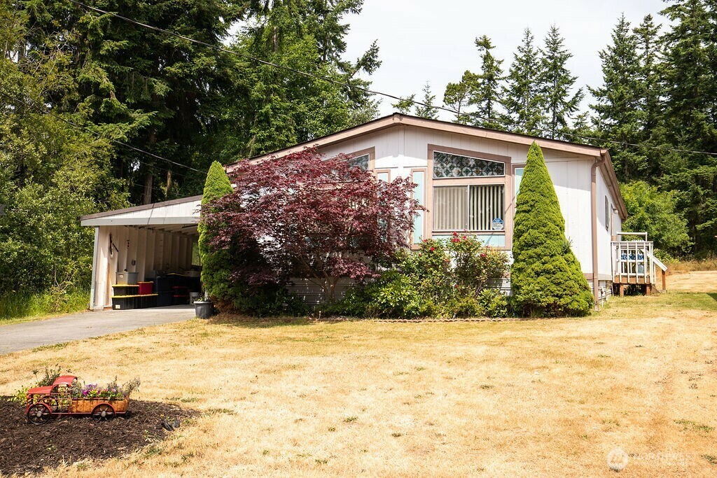 1361 NE Goldie Road 17  Oak Harbor WA 98277 photo