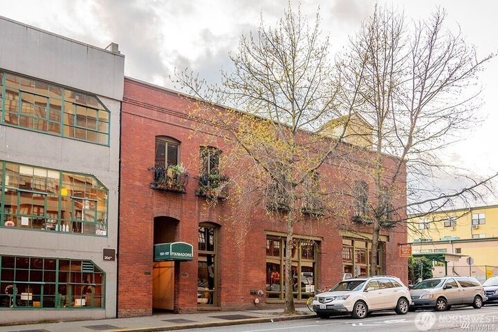 Property Photo:  1507  Western Avenue R302  WA 98101 