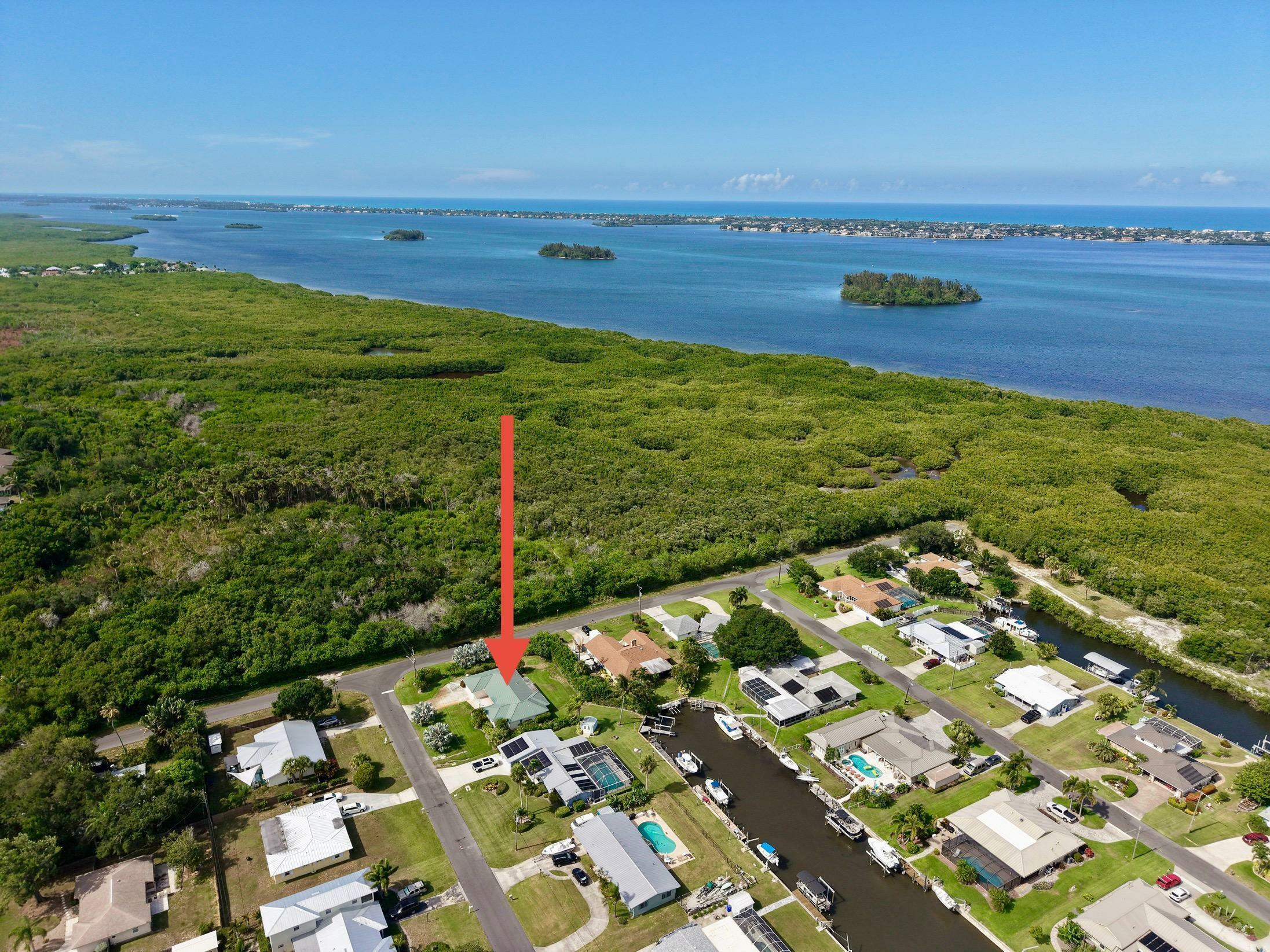 Property Photo: 1904 5th Court SE FL 32962