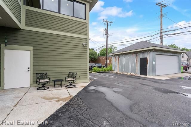 Property Photo: 426 W University Drive MI 48307