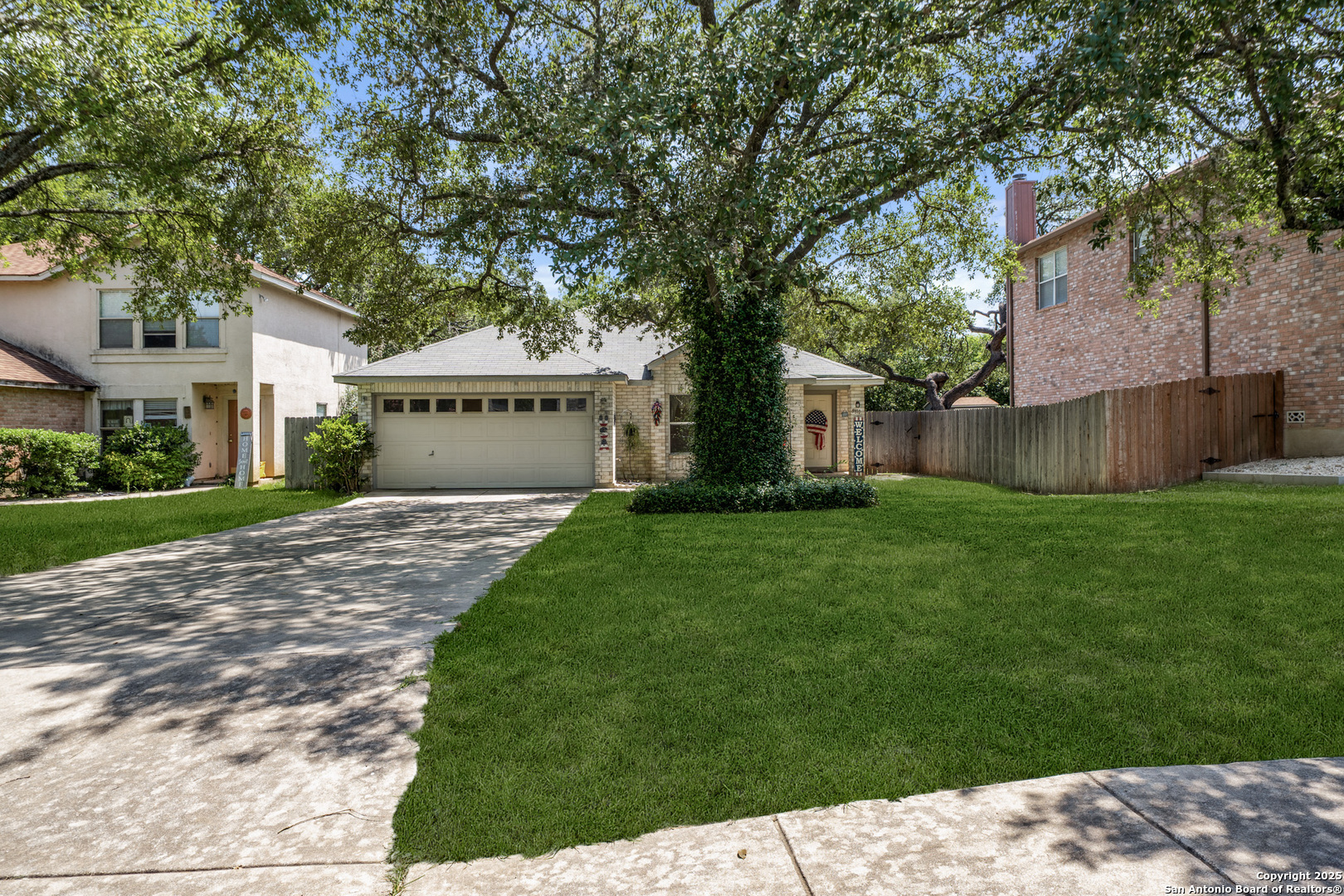 Property Photo: 8810 Sebec Cir TX 78250