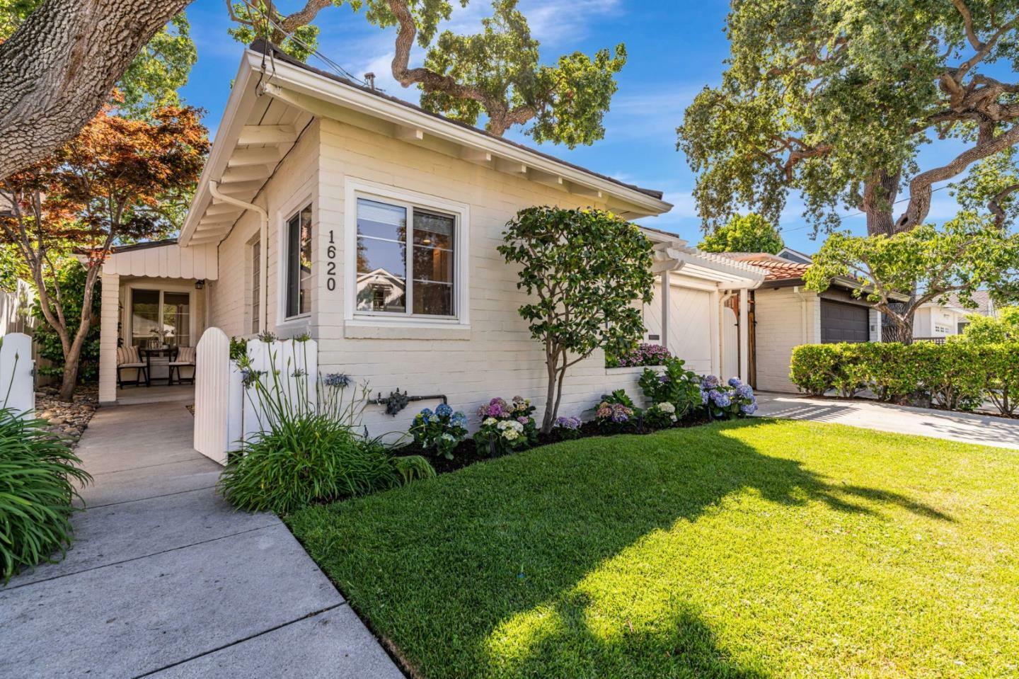 Property Photo: 1620 Chestnut Street CA 94070