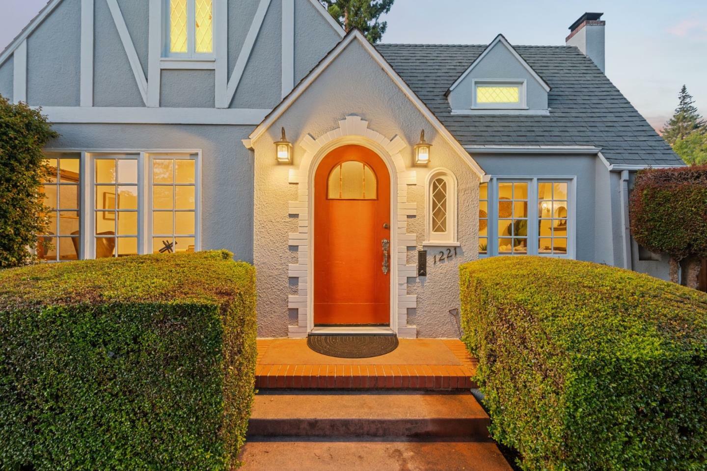 Property Photo: 1221 Middlefield Road CA 94301