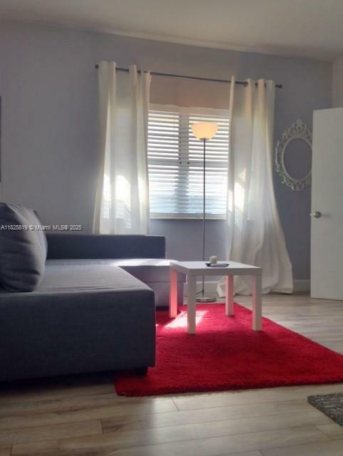 Property Photo: 1325 Meridian Ave 6 FL 33139