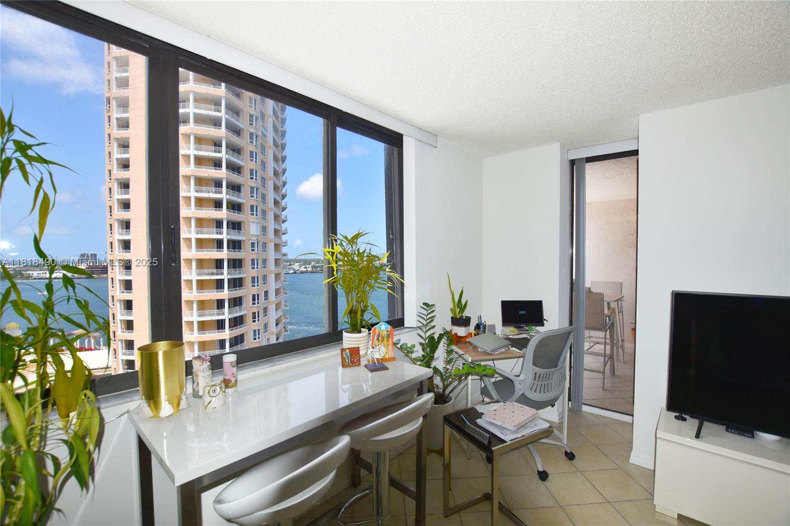 Property Photo:  540 Brickell Key Dr 1522  FL 33131 