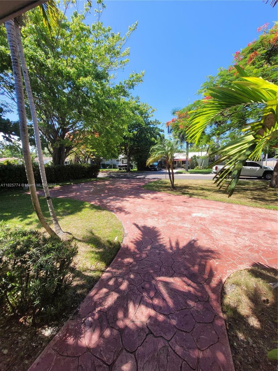 Property Photo: 1132 Moffett St FL 33009