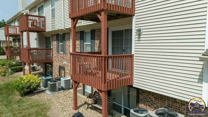 3079 SW Maupin Ln #105  Topeka KS 66614 photo