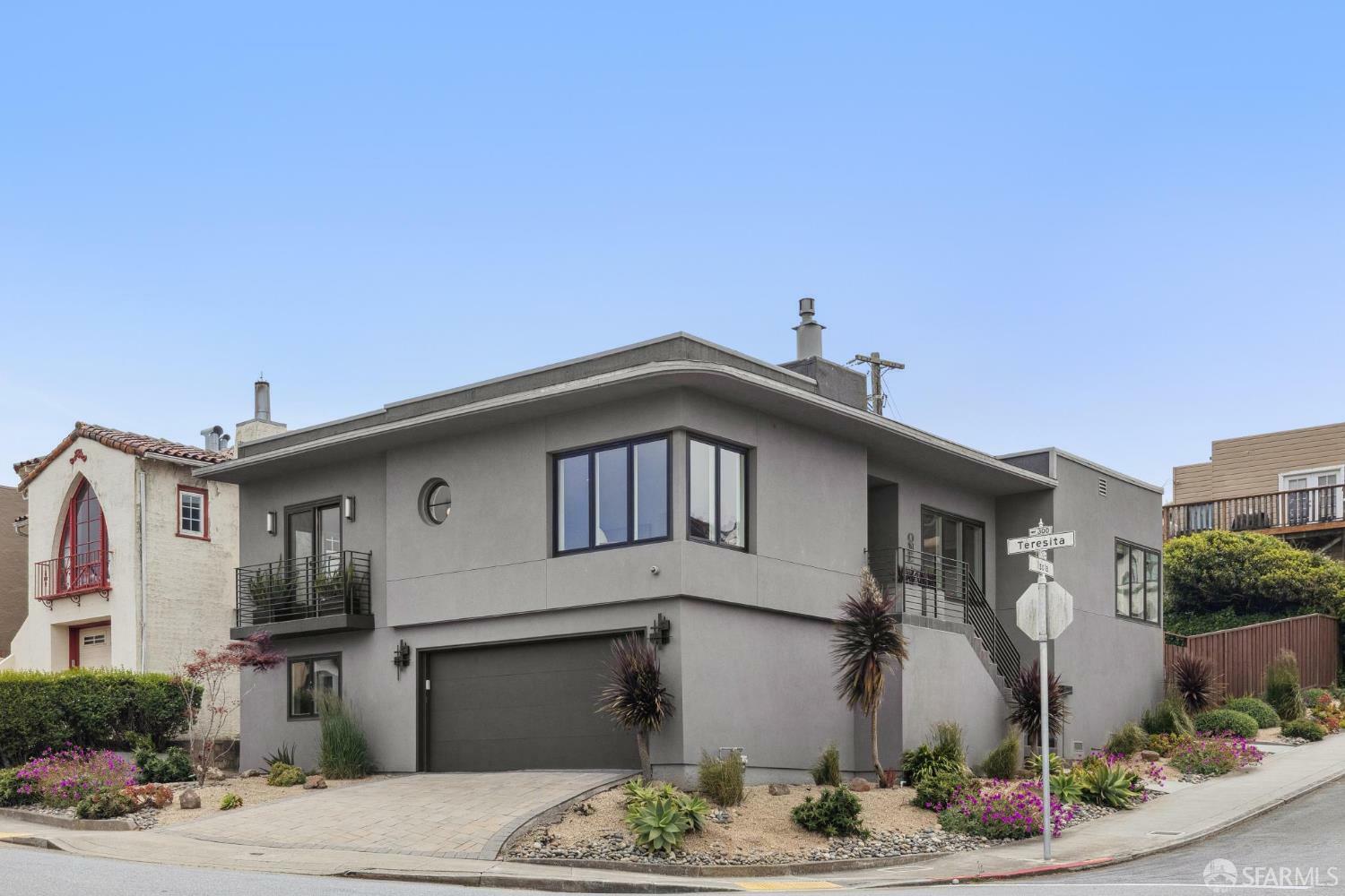 Property Photo: 1 Isola Way CA 94127