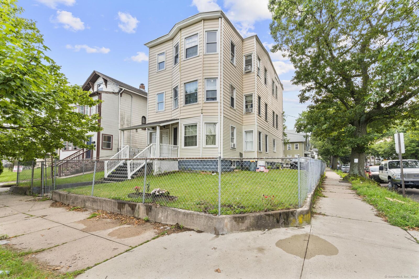 Property Photo:  278 Clinton Avenue  CT 06513 