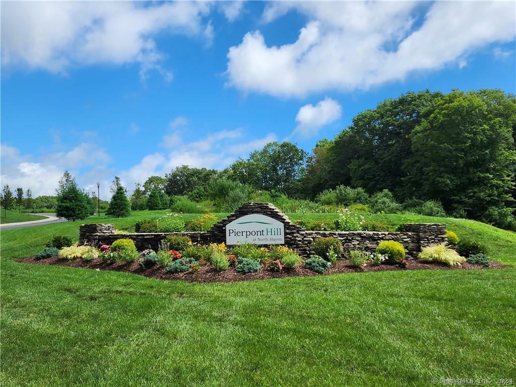 Property Photo: 20 Lombard Circle 20 CT 06473