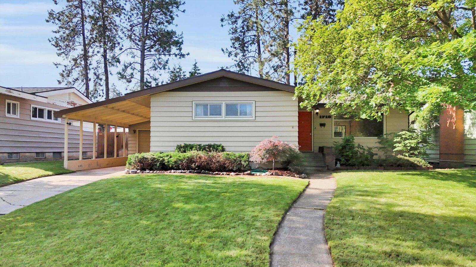 Property Photo:  1718 E 39th Ave  WA 99203 